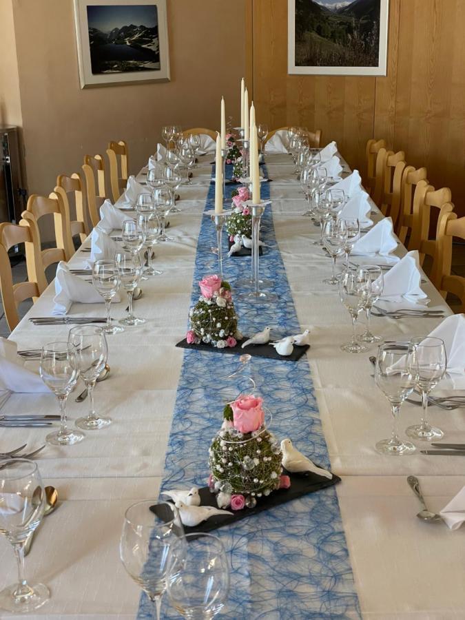 Hotel Restaurant Gommerhof Reckingen エクステリア 写真